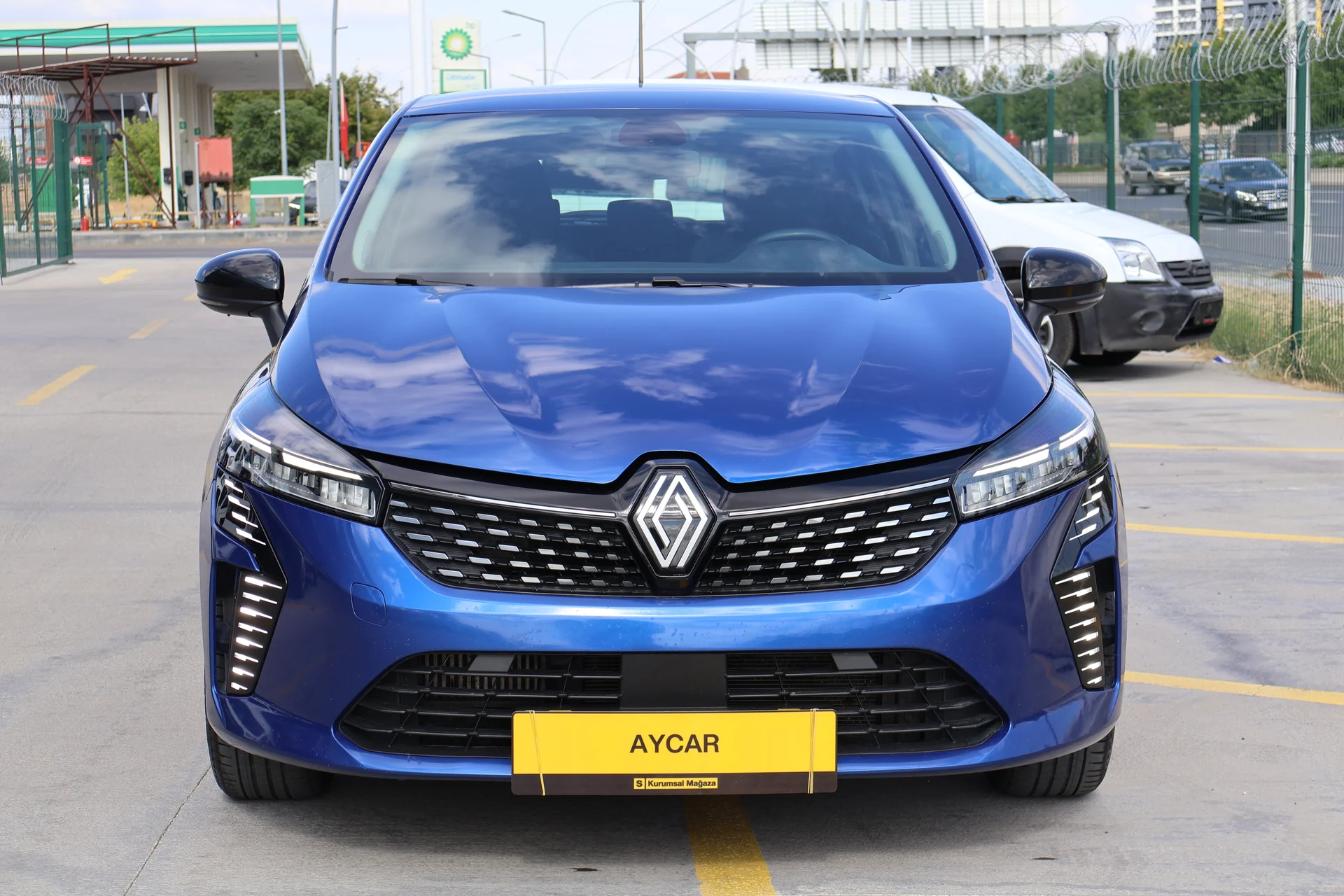 AYCAR'DAN OTOMATİK CLİO 1.0 TCE EVOLUTİON 2024 MODEL